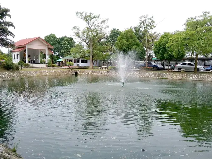 สระน้ำหน้าวิทยาลัย