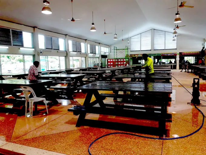 ปรับปรุงเปลี่ยนหลังคาและทำความสะอาดโรงอาหาร