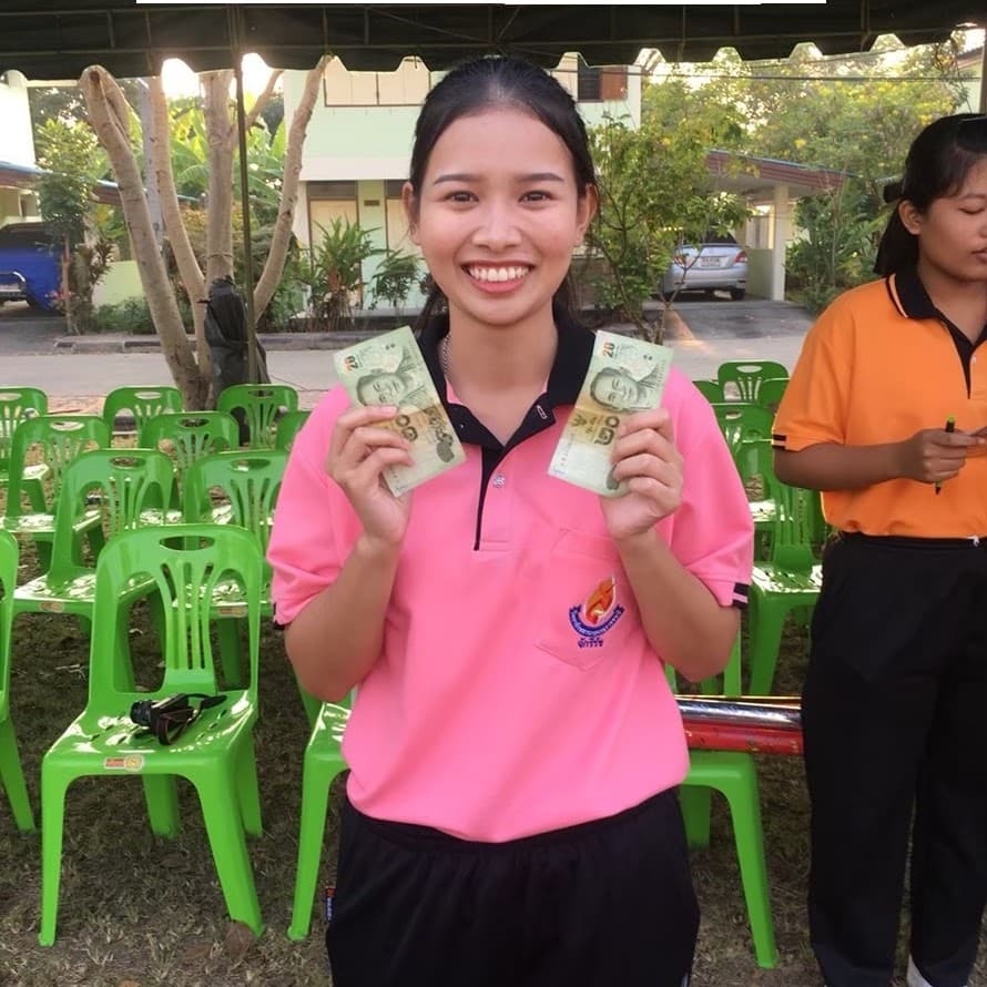 น.ส.จุไรรัตน์ นาคน้อย เก็บเงินได้คืนเจ้าของ