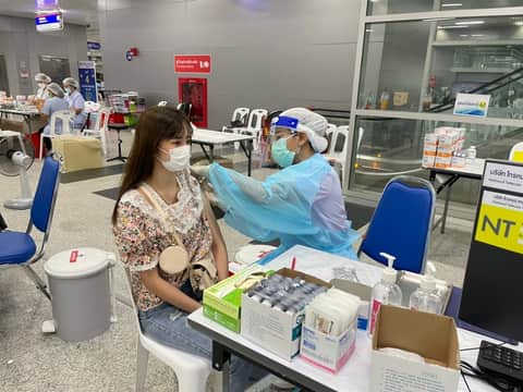 จิตอาสา ศูนย์ฉีดวัคซีนกลางบางซื่อ 25 มิถุนายน 2564