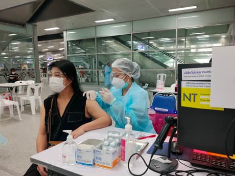 จิตอาสา ศูนย์ฉีดวัคซีนกลางบางซื่อ 17 มิถุนายน 2564